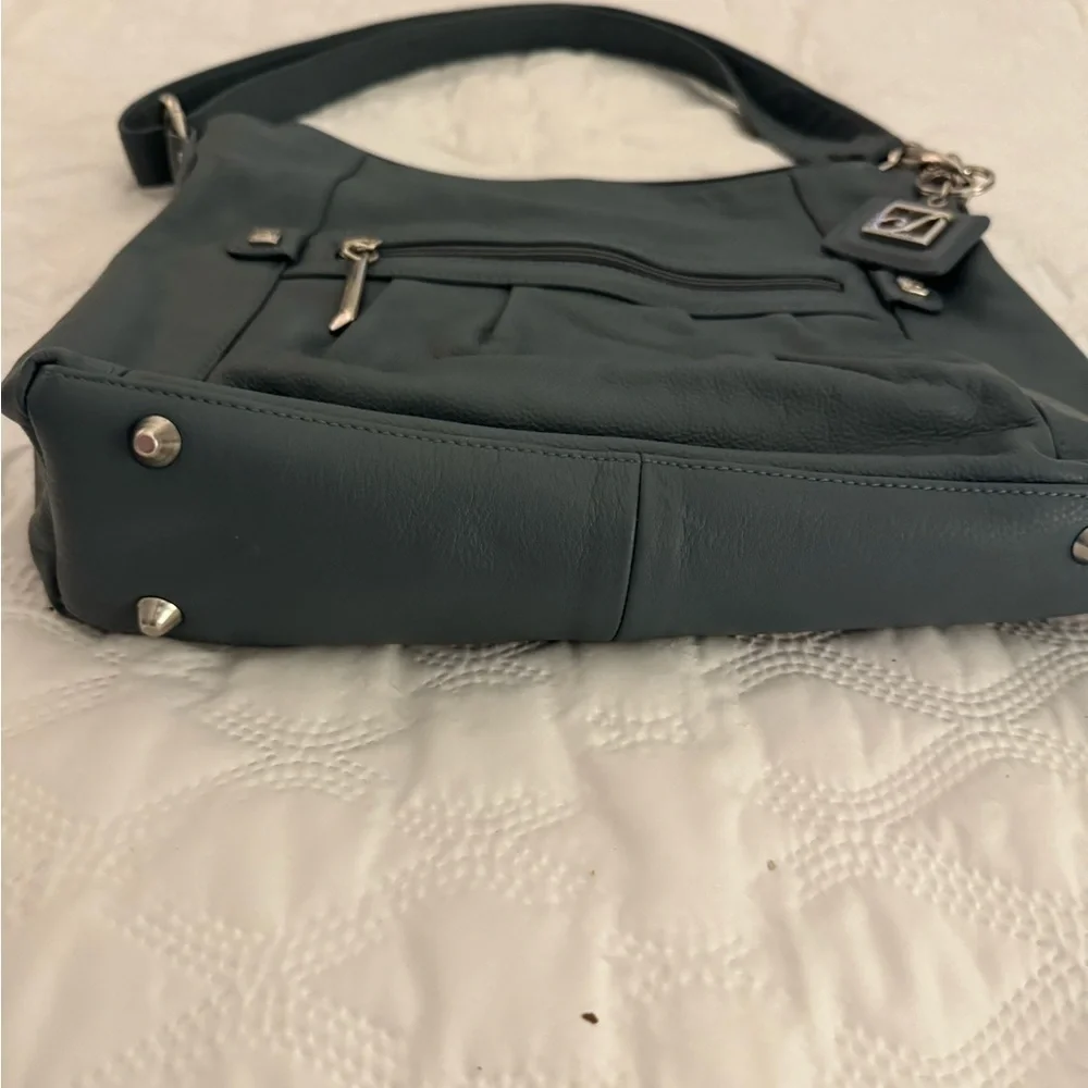 STONE MOUNTAIN LEATHER FROM THE STAMFORD COLLECTION dusty blue NWOT